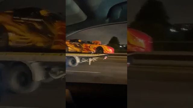 Необычный автомобиль!