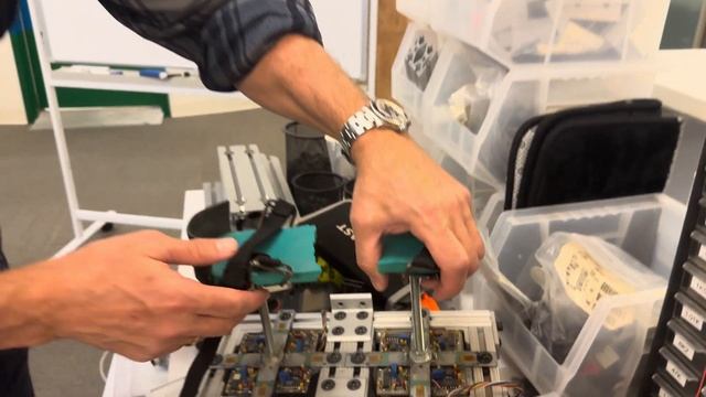 Footrests for immobilizing VR participants смотреть онлайн