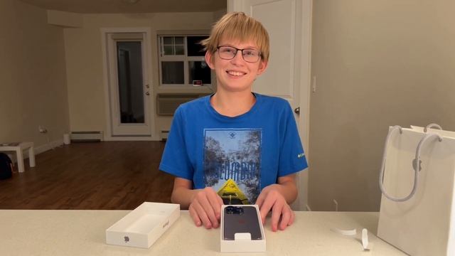 Распаковка IPhone 14 Pro