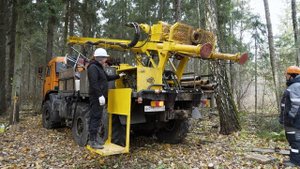 Курс: "Бурение ИГС на буровой установке УРБ 2А2". 3-Подготовка установки к бурению.