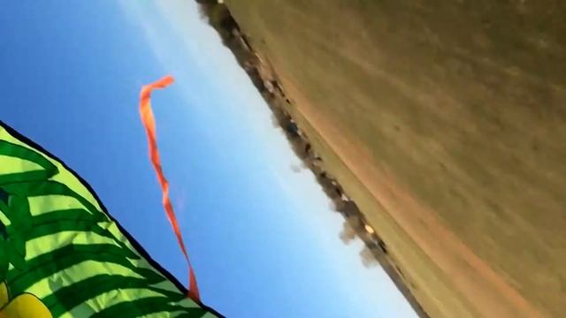 Полет iphone 5s на воздушном змее смотреть онлайн