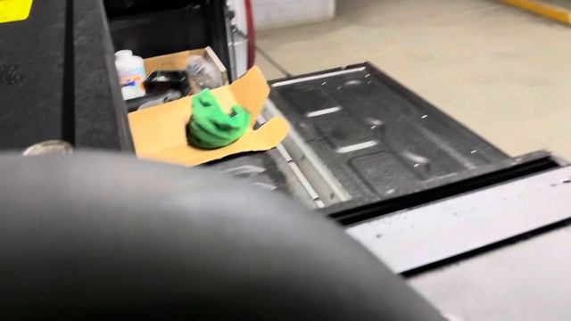 JAC T9: крышка HAL 4-секционная алюминиевая, установка в Екатеринбурге, июль 2024 смотреть онлайн