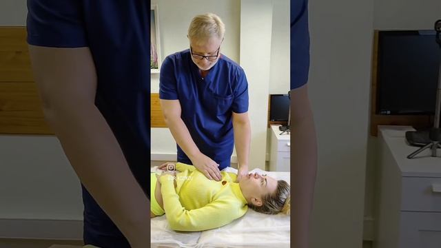 Немного юмора на остеопатическом сеансе #shorts #юмор смотреть онлайн