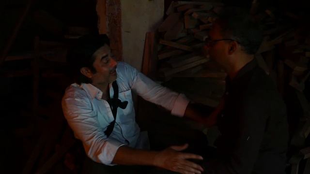 MOVIE HUM (1991) |Amitabh Bachchan & Romesh Sharma scene | 2 TYPE OF COCKROACH'S | Recreated смотреть онлайн