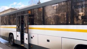 Автобус ЛиАЗ-5250 ”ВОЯЖ” следует по маршруту 305 ”Площадь Святителя Николая - м. Люблино”