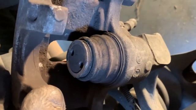 SAAB 9-3 Rear Brake Pad Replacement 2005 смотреть онлайн