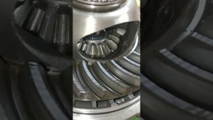 Люфт правого фланца переднего редуктора dl501