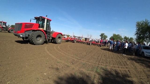 Пригласили на демонстрацию сельхоз техники!!!
