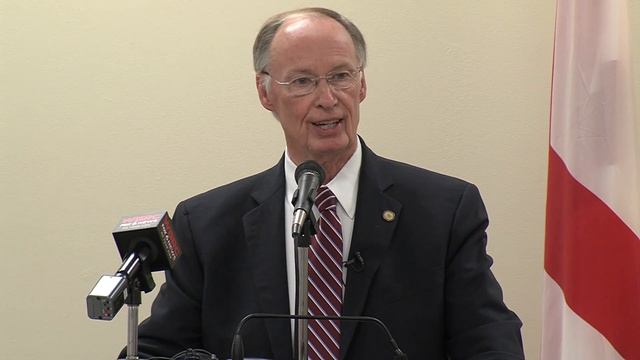 Governor Bentley Announces Three CDBG Grants in Walker County смотреть онлайн