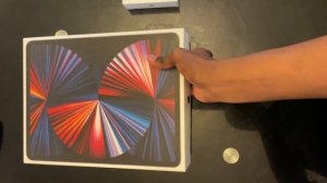 Unboxing iPad Pro 2021 with Apple Pencil