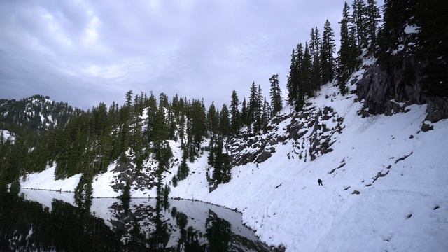 Winter Hiking in Snow Lake смотреть онлайн