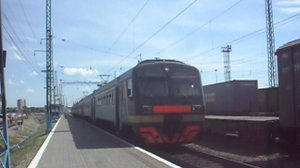 Электропоезд ЭД9М-0113 в окрасе "Алтай"