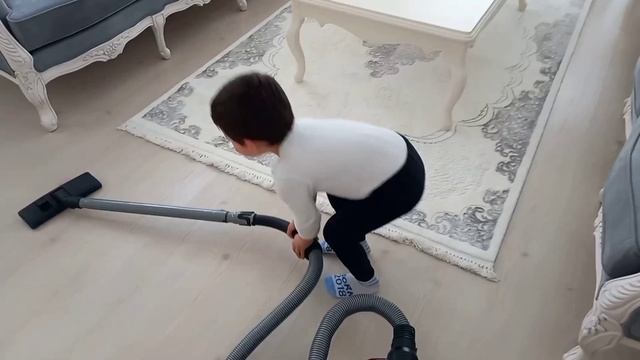 Elektirik süpürge videosu çocuklar için | süpürge videoları | elektrikli supurge süpürge oyun video смотреть онлайн