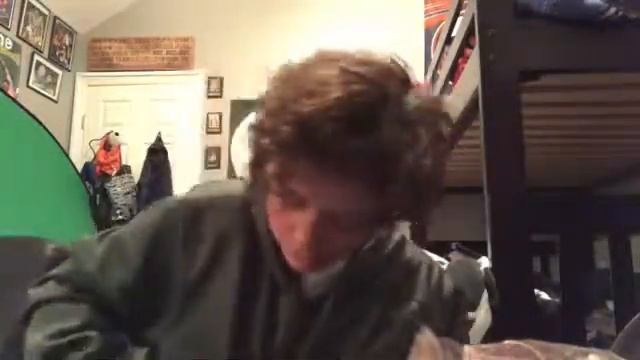 UNBOXING AND REVIEWING SERIES 2 APPLE AIRPODS смотреть онлайн