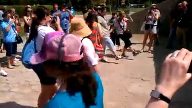 Eva Kor Dancing the Hora at Auschwitz смотреть онлайн
