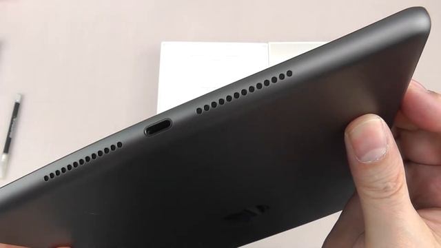 Apple iPad 7th Gen. Unboxing смотреть онлайн