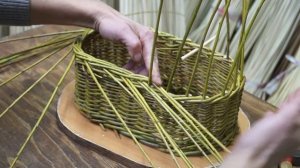 Русская ива. Мастер-класс по плетению корзиночной загибки в 3 пары прутьев.