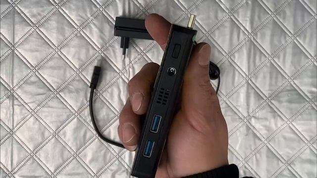 NiPoGi Mini PC Stick, Intel Celeron N4000 Compute Stick Windows 10 Pro, Petit mais costaud