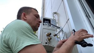 Монтаж сплит-системы с установкой наружнего блока на вентфасад.