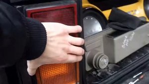 Замена лампочки в задней фаре хаммер н2 HUMMER