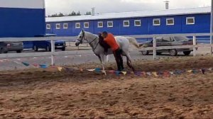 Стойка вниз головой с соскоком