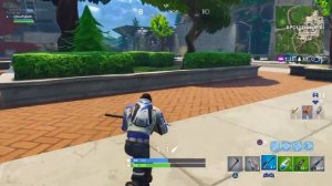 Учимся играть в Fortnite на PS4