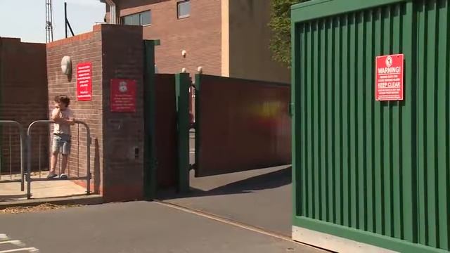 Liverpool kick off training смотреть онлайн