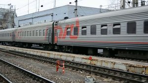 ЧС7-070 с поездом №047 Москва — Балаково