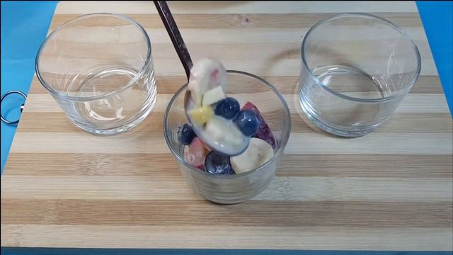 If you have condensed milk then mix it with fruits and the result will be very tasty | Fruit Sundae смотреть онлайн