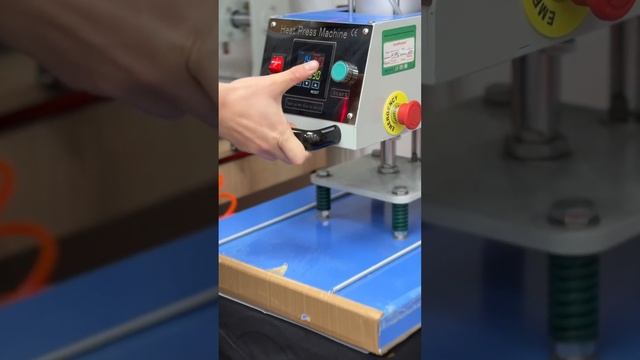 Новый тренд для парных футболок