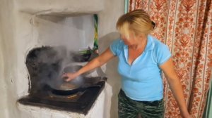 Взяла две голени индейки и приготовила блюдо . Перекусила во время готовки вкусняшкой