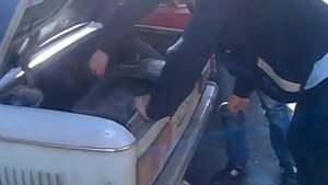 пацаны заводят запорожец.mp4