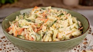 Овощная основа и копчёные нотки. 
САЛАТ С КОПЧЁНОЙ КУРИЦЕЙ И ОВОЩАМИ