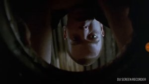 Отрывок из фильма На Игле туалет