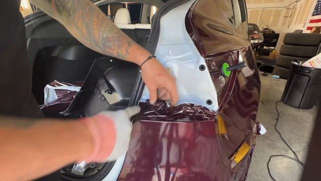 2022 Tesla model Y wrapped: white to black rose transformation смотреть онлайн