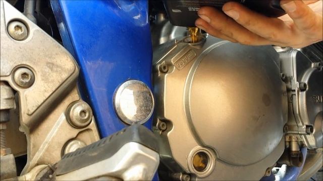 How to change your Oil and Filter Bandit 600s Chelt-mods смотреть онлайн