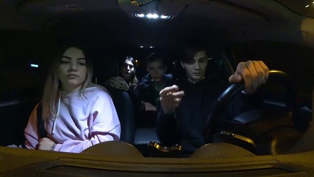 ТАКСИСТ ЗАВЁЗ ДЕВУШКУ В ЛЕС / ПАССАЖИРКА В ШОКЕ смотреть онлайн