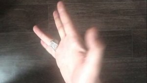 ФОКУС С КОЛЬЦОМ/КОЛЬЦО ПРОХОДИТ СКВОЗЬ ПАЛЕЦ