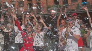 Принимали участие в съемках клипа для пространства Seno