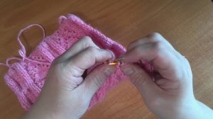 Ажурные ромбы и жгуты спицами