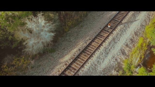 Train tracks смотреть онлайн