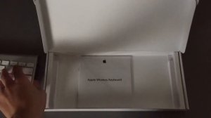 Apple wireless keyboard unboxing