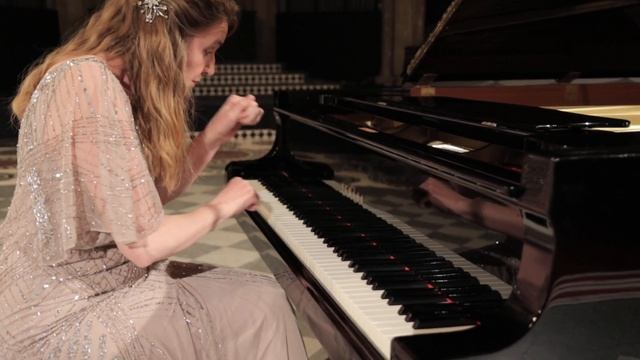 Josie Muirhead plays Debussy 'Serenade of the Doll' from "Children's Corner Suite" смотреть онлайн