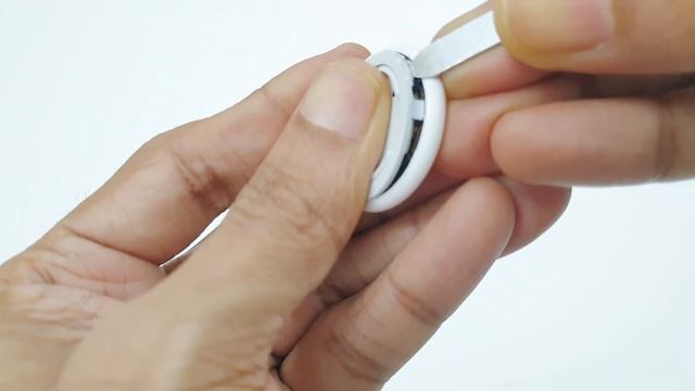 Apple AirTag Disassembly - Whats Inside?