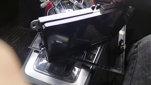 сажает аккумулятор магнитола (решение проблемы) Passat B6 / Пассат Б6 смотреть онлайн