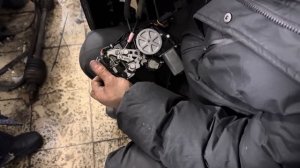 Таксую на zeekr009. Замерзла дверь