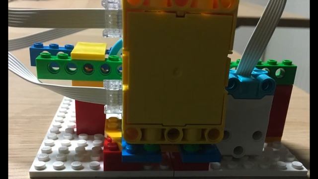 Lichtshow LEGO Spike Essential смотреть онлайн