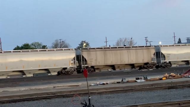 Union Pacific 3073 grain train смотреть онлайн