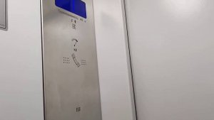 Застрял в лифте просто зайдя в него