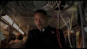 Люди в черном 2  В метро